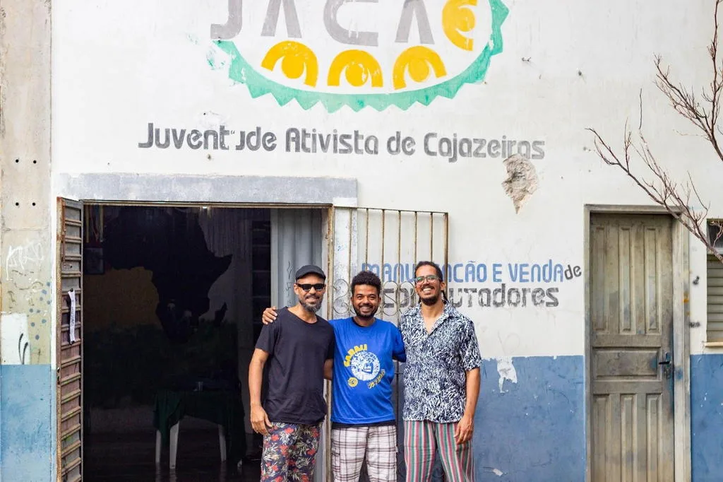 Vagner Lima, Marivaldo Gomes, Cairo Costa sede do projeto Jaca (Crédito: Bruna Rocha/Entre Becos 2023)

